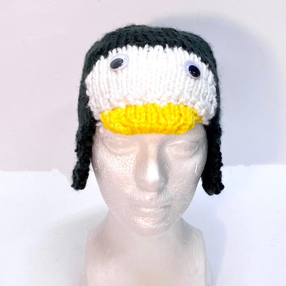 Hand Knit Child’s Penguin Ear Flap Hat with Googly Eyes Size 3-10 Years - Picture 8 of 11